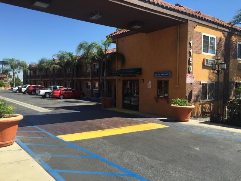 Express Inn & Suites Ontario Airport Exterior foto